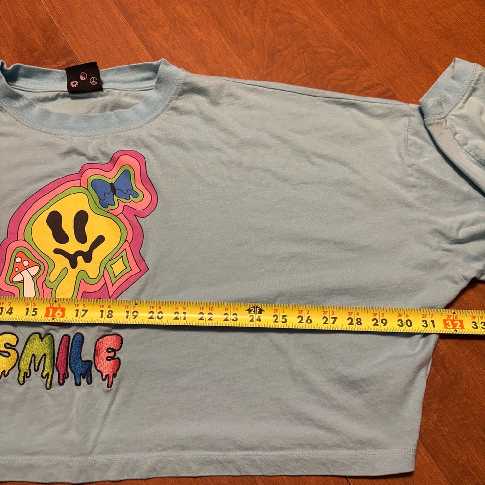 A. Lab light blue drippy smile oversized crop top, xl - Picture 8 of 9